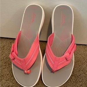 clarks woman’s sandals size 10